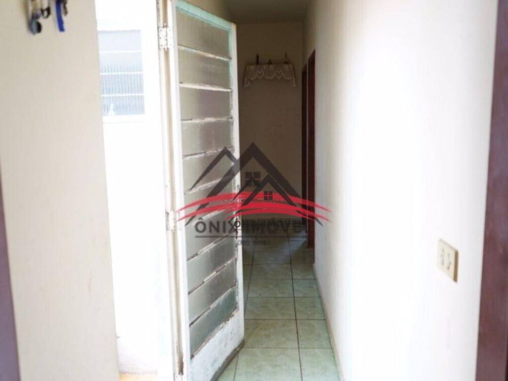 Casa à venda com 2 quartos, 266m² - Foto 2