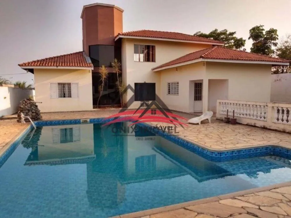 Chácara, 3 quartos, 1200 m² - Foto 1