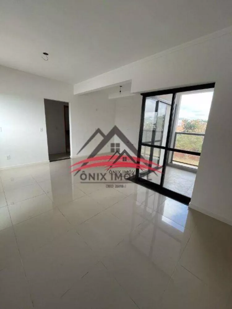 Apartamento à venda com 2 quartos, 72m² - Foto 3