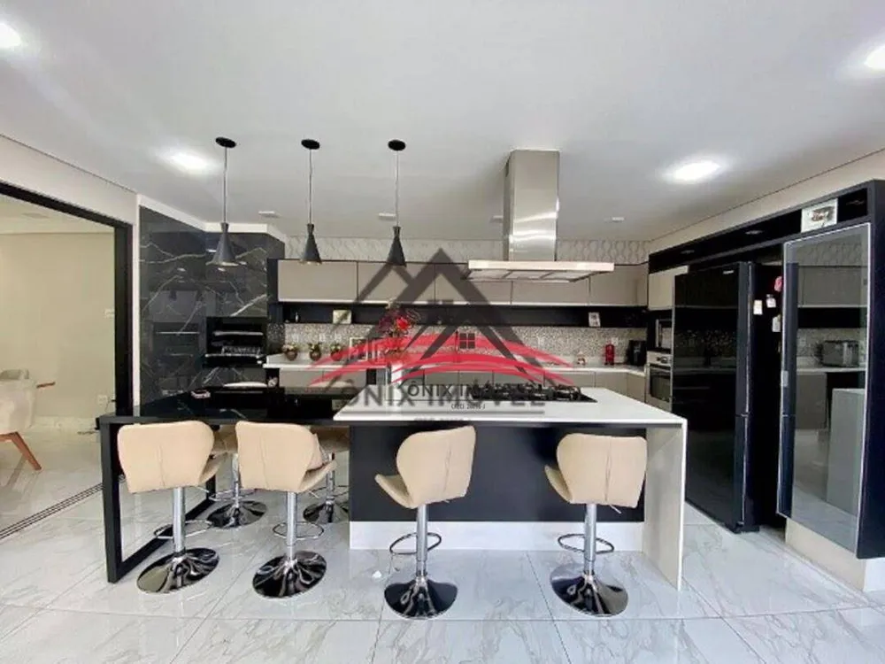 Casa, 3 quartos, 327 m² - Foto 2