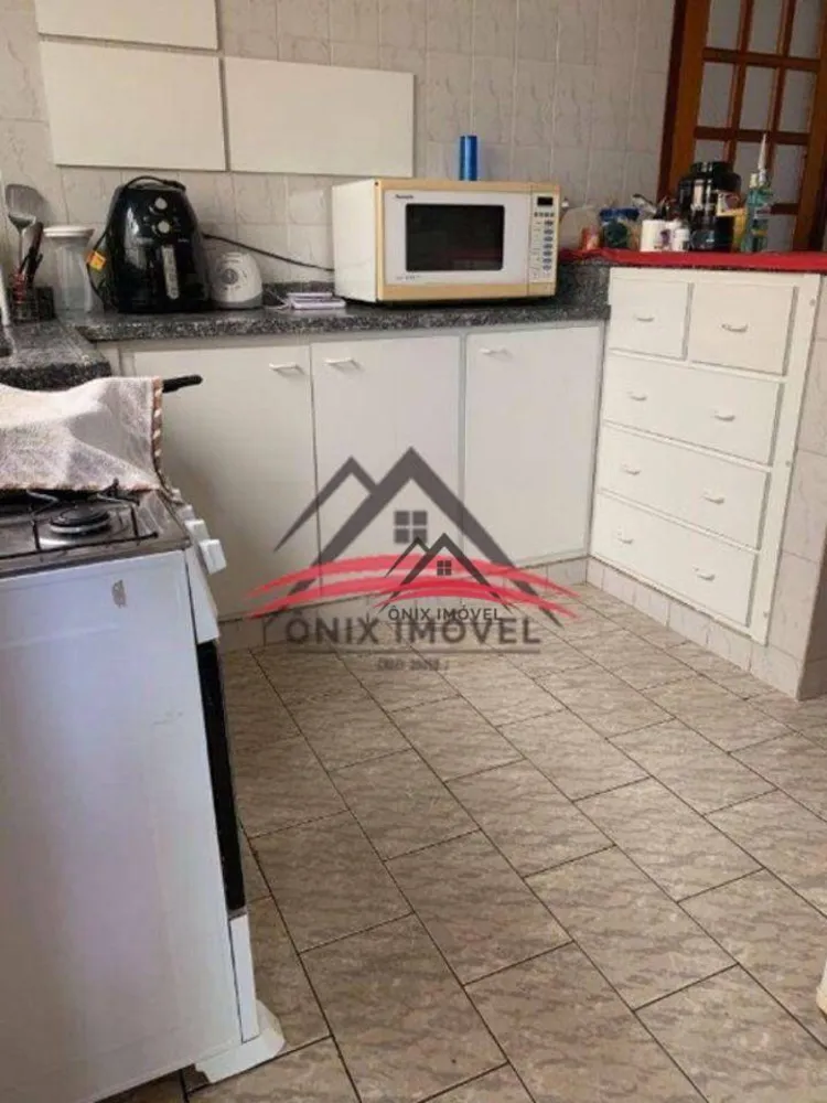 Casa, 3 quartos, 240 m² - Foto 4