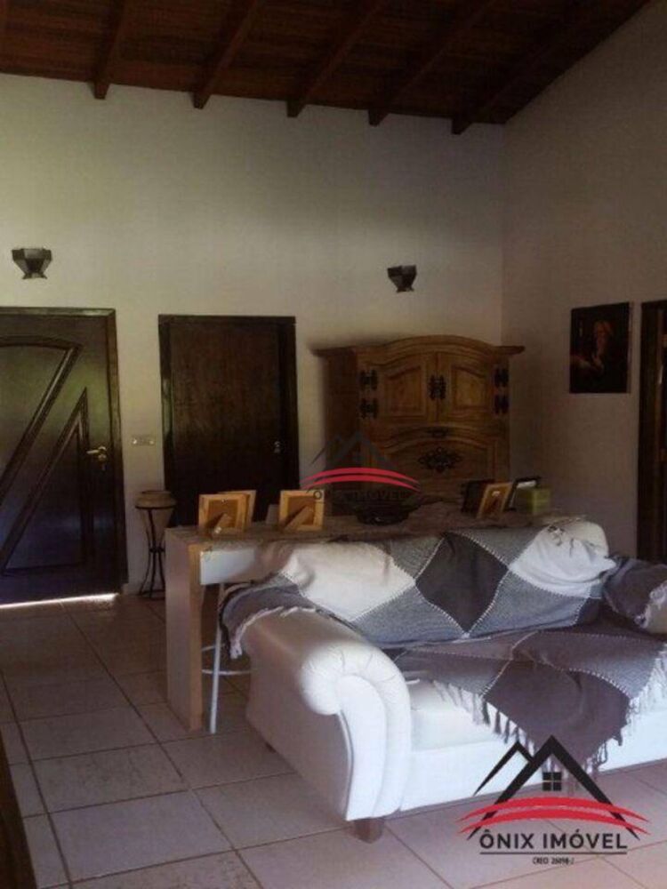 Chácara, 4 quartos, 2050 m² - Foto 2