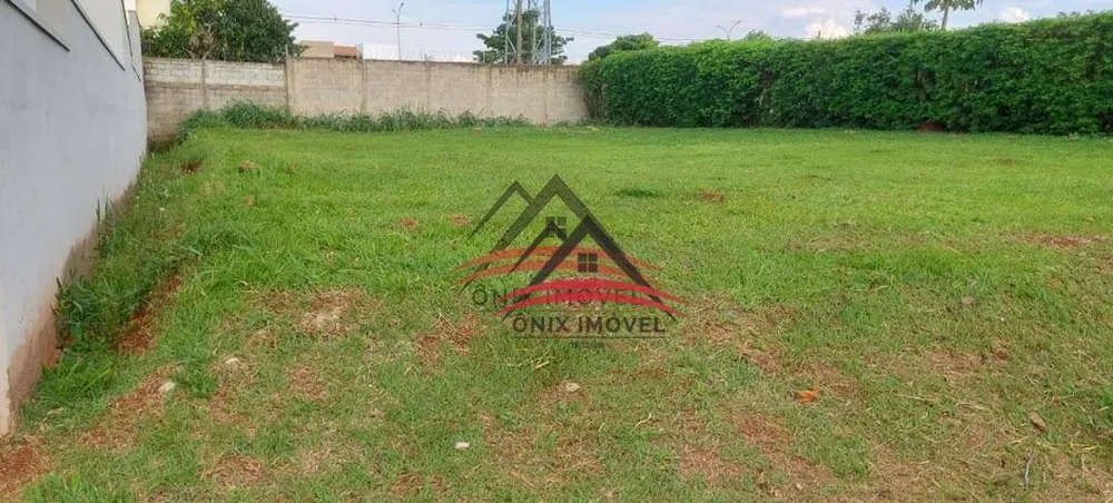 Loteamento e Condomínio, 703 m² - Foto 1
