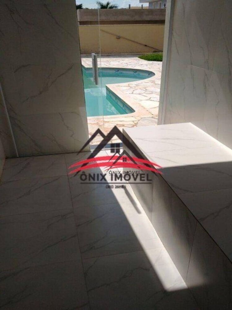 Casa de Condomínio à venda com 4 quartos, 330m² - Foto 1
