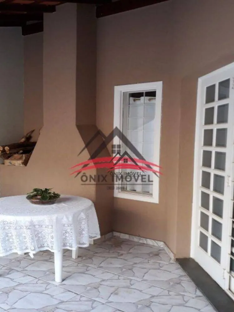 Casa, 4 quartos, 230 m² - Foto 1