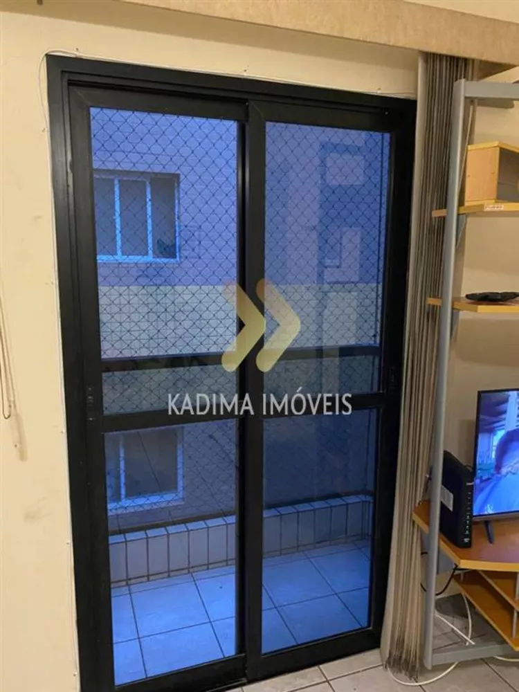 Apartamento à venda com 2 quartos, 80m² - Foto 13