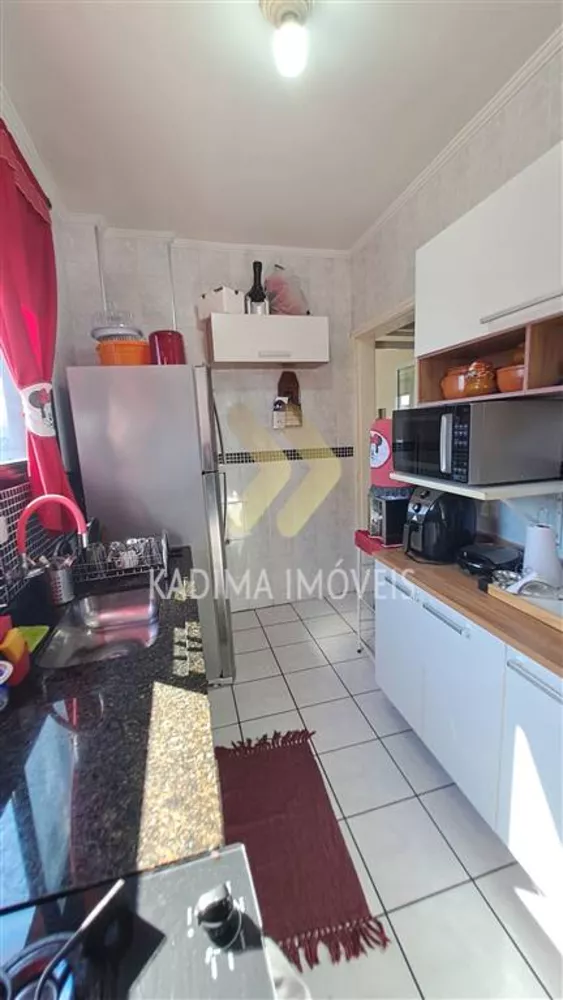 Apartamento à venda com 2 quartos, 78m² - Foto 3