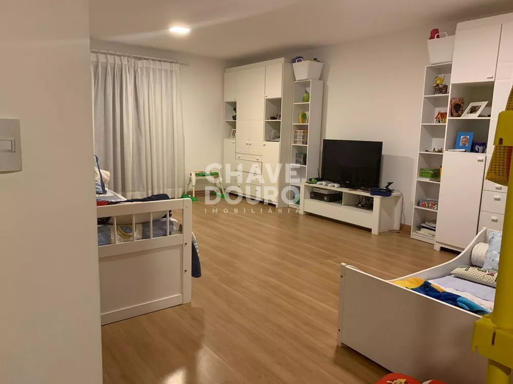 Cobertura, 3 quartos, 227 m² - Foto 3