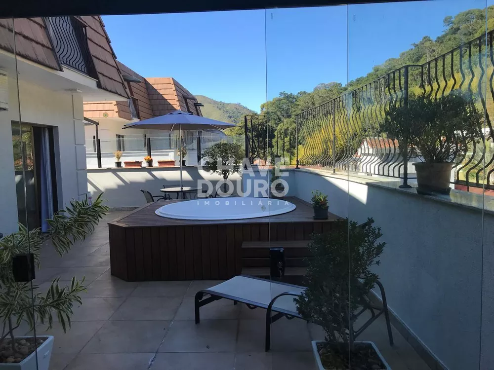 Cobertura, 3 quartos, 227 m² - Foto 1