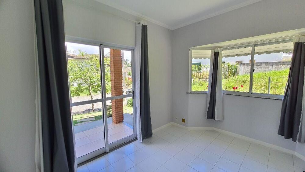 Casa à venda com 4 quartos, 231m² - Foto 3