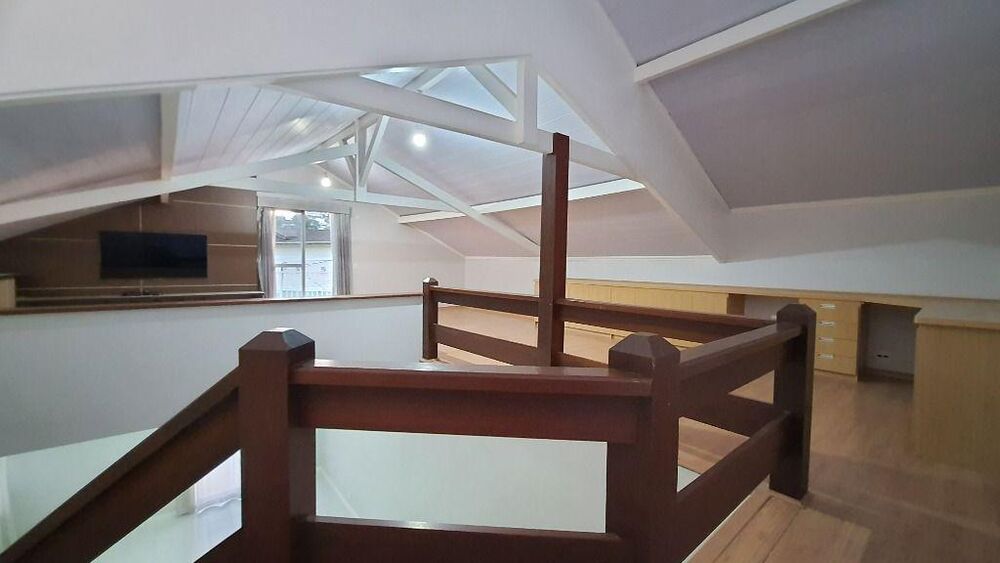 Casa à venda com 4 quartos, 231m² - Foto 4