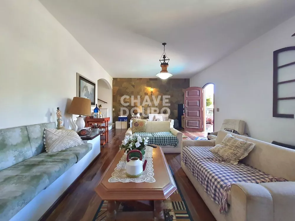 Casa, 3 quartos, 229 m² - Foto 2