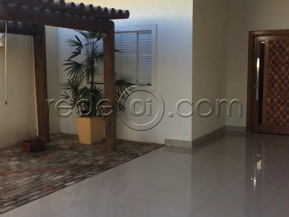 Casa à venda com 3 quartos, 101m² - Foto 2