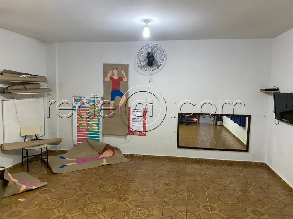 Prédio Inteiro, 588 m² - Foto 1