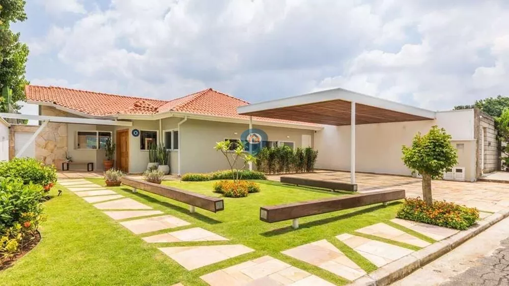 Casa à venda com 3 quartos, 370m² - Foto 1