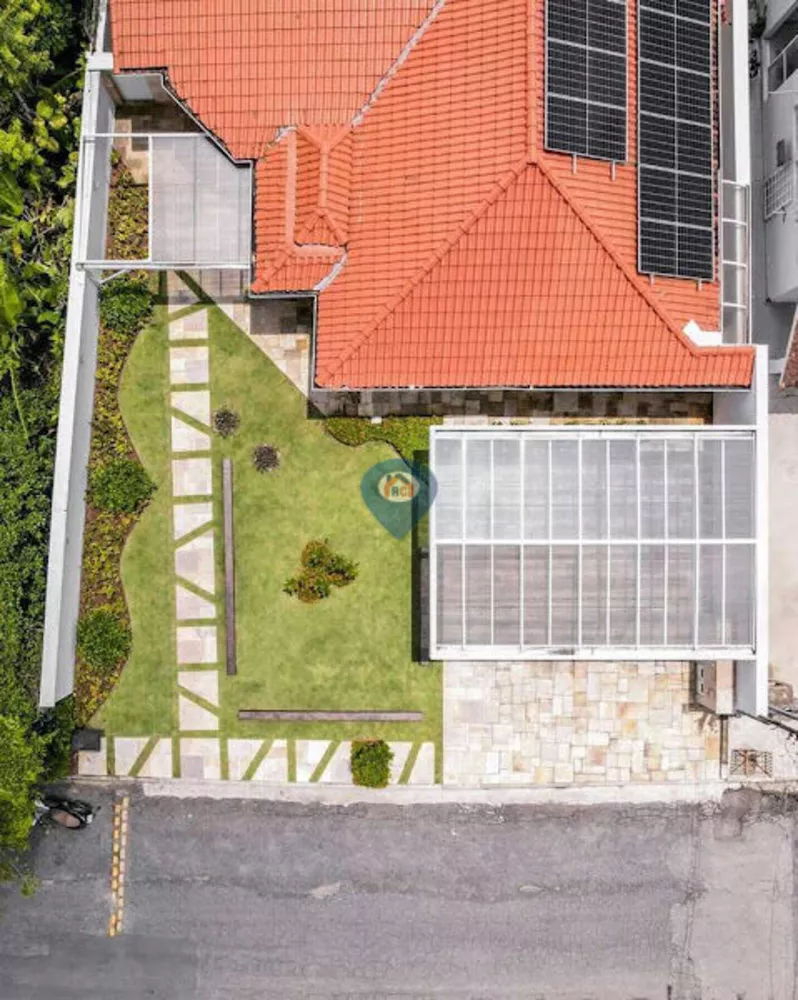 Casa à venda com 3 quartos, 370m² - Foto 4