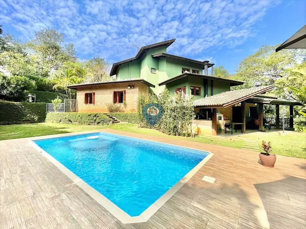 Casa à venda com 4 quartos, 444m² - Foto 1