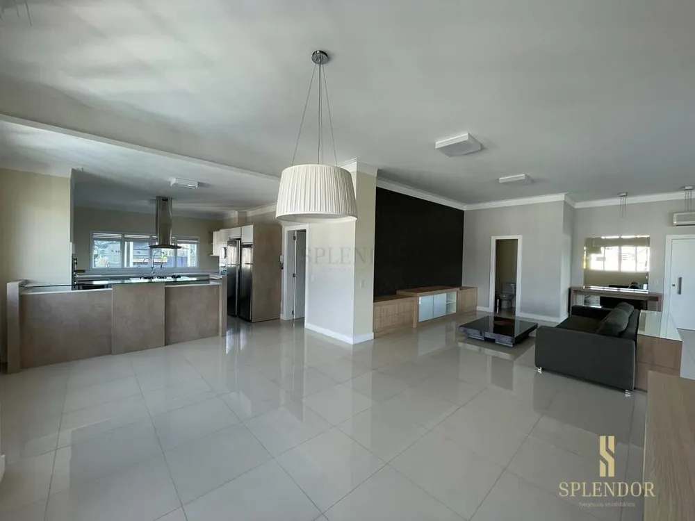 Apartamento, 3 quartos, 240 m² - Foto 2