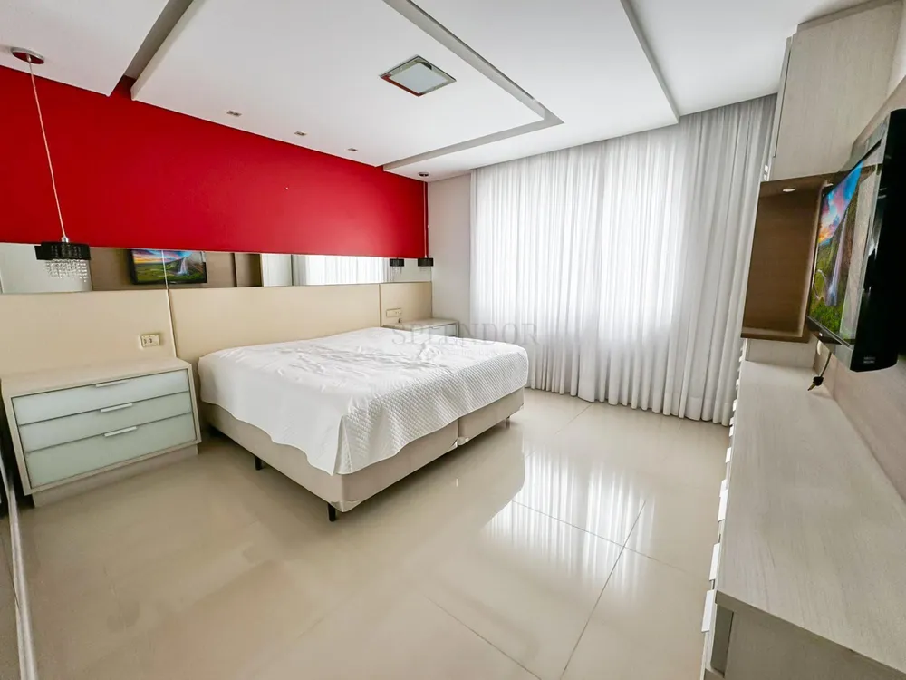 Apartamento, 3 quartos, 272 m² - Foto 1