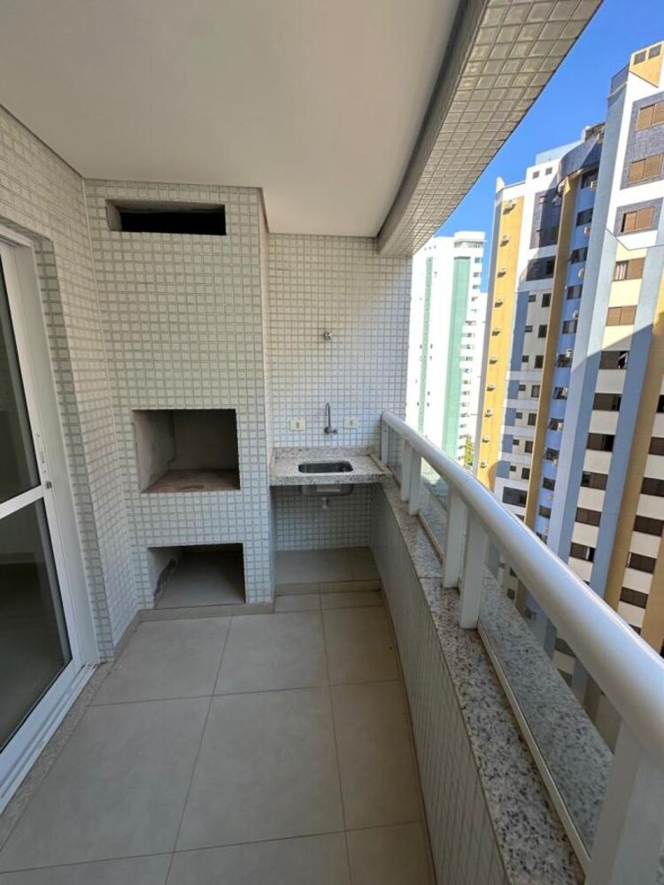 Apartamento à venda com 2 quartos, 72m² - Foto 2
