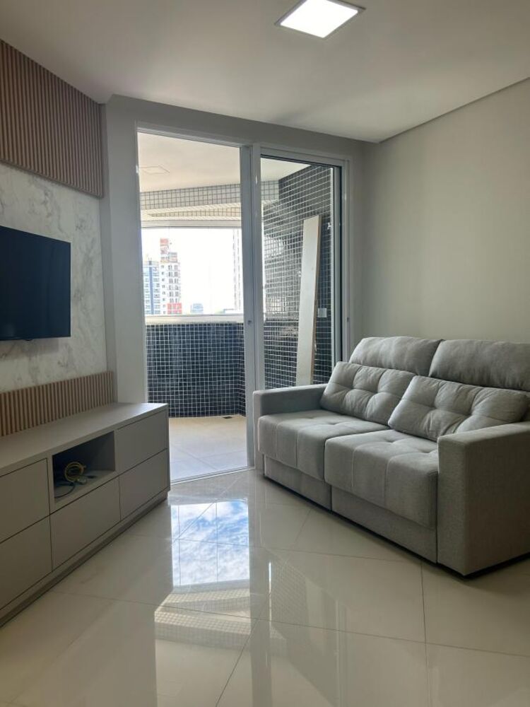 Apartamento à venda com 3 quartos, 74m² - Foto 2
