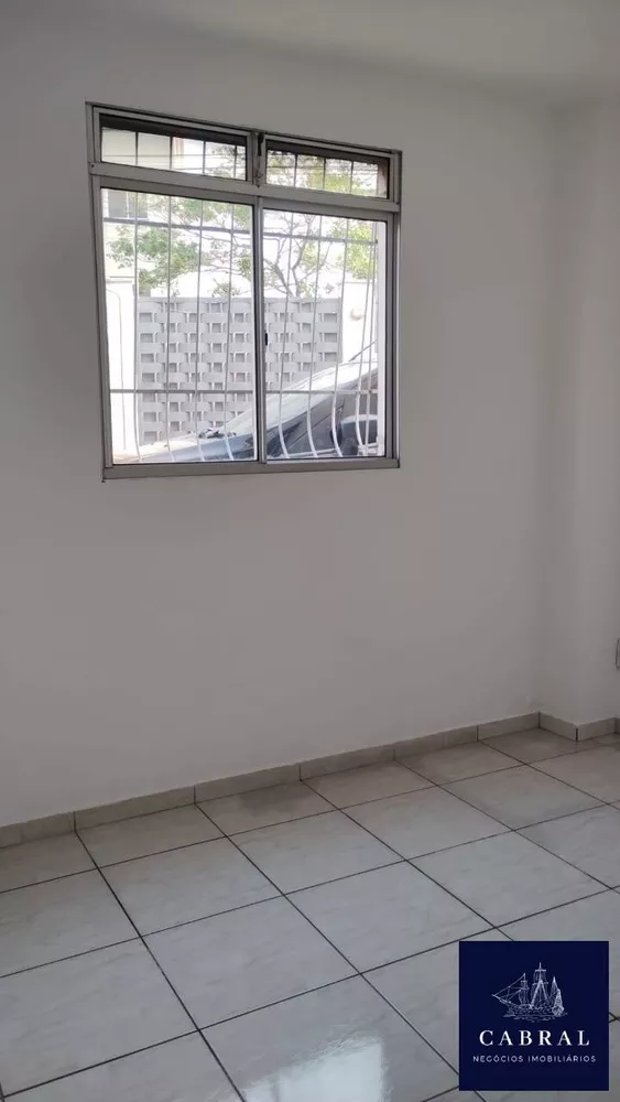 Apartamento à venda com 2 quartos, 67m² - Foto 2