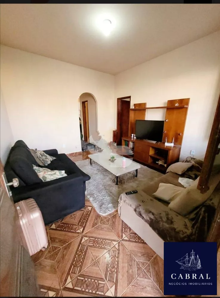 Casa à venda com 3 quartos, 300m² - Foto 3