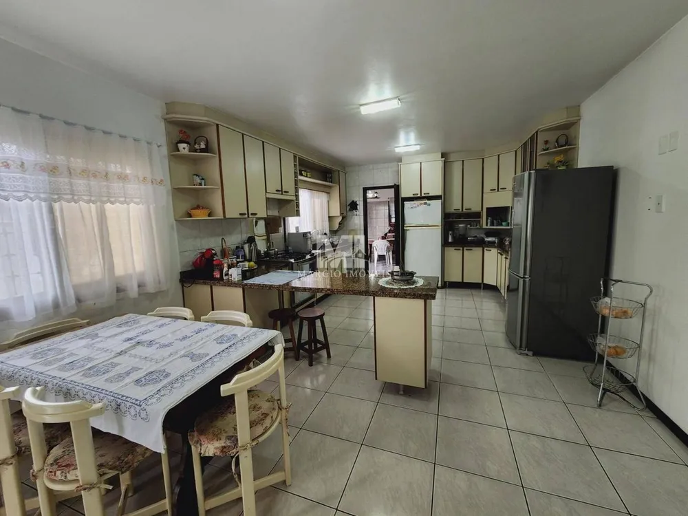 Casa, 4 quartos, 258 m² - Foto 10