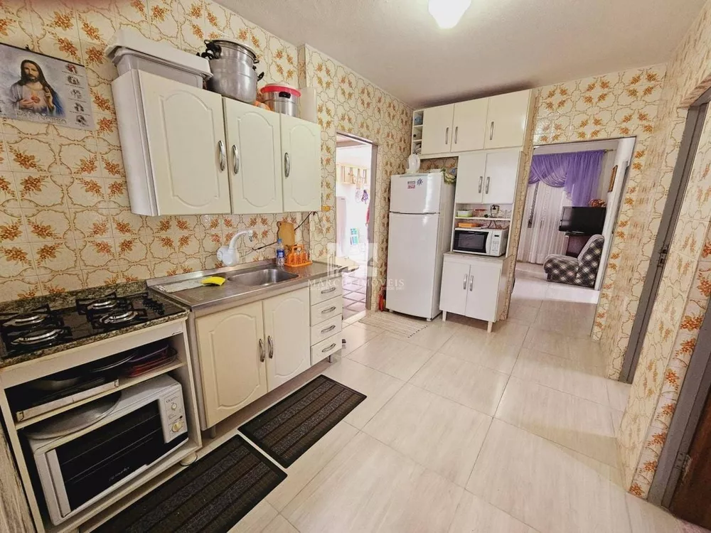 Casa, 6 quartos, 131 m² - Foto 3