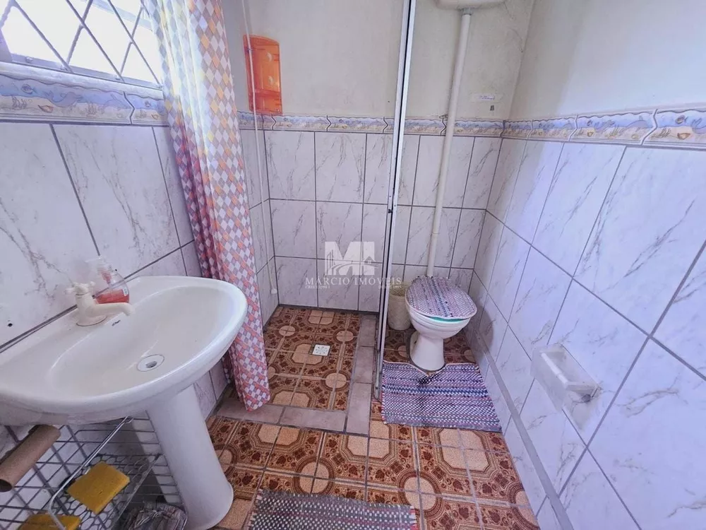 Casa, 6 quartos, 131 m² - Foto 2