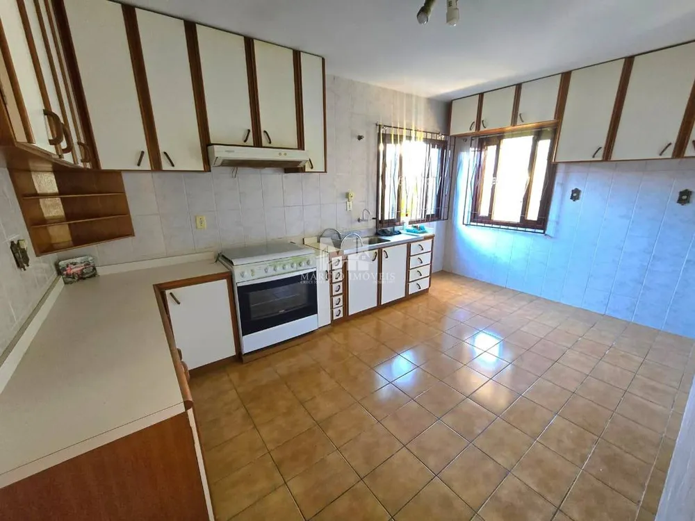 Casa, 4 quartos, 220 m² - Foto 2