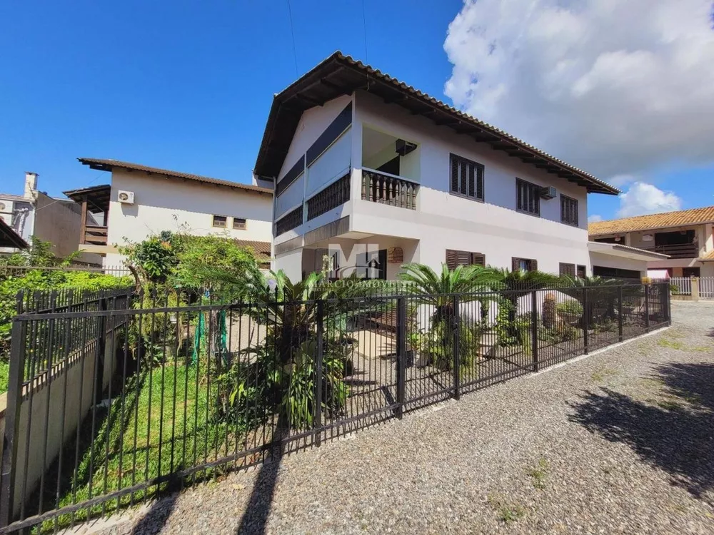 Casa, 4 quartos, 252 m² - Foto 1