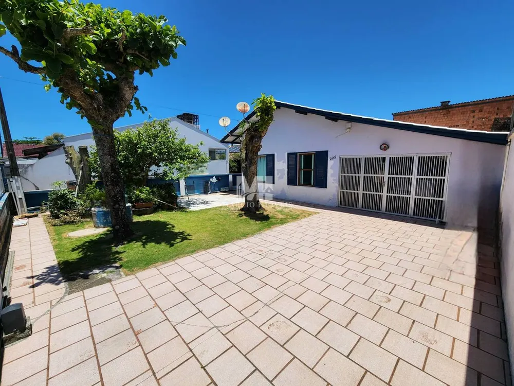 Casa, 4 quartos, 174 m² - Foto 1