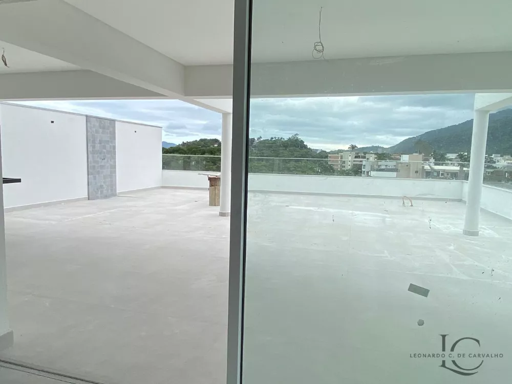 Cobertura, 3 quartos, 240 m² - Foto 2