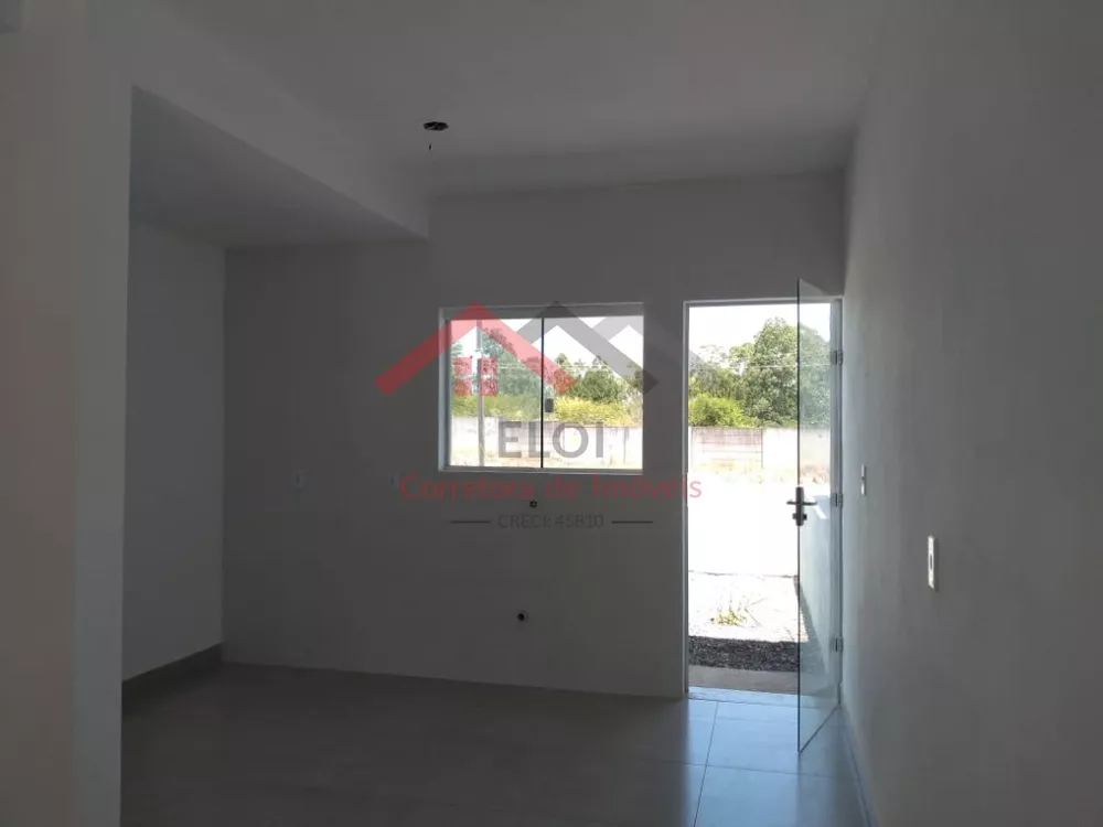 Casa à venda com 2 quartos, 50m² - Foto 3