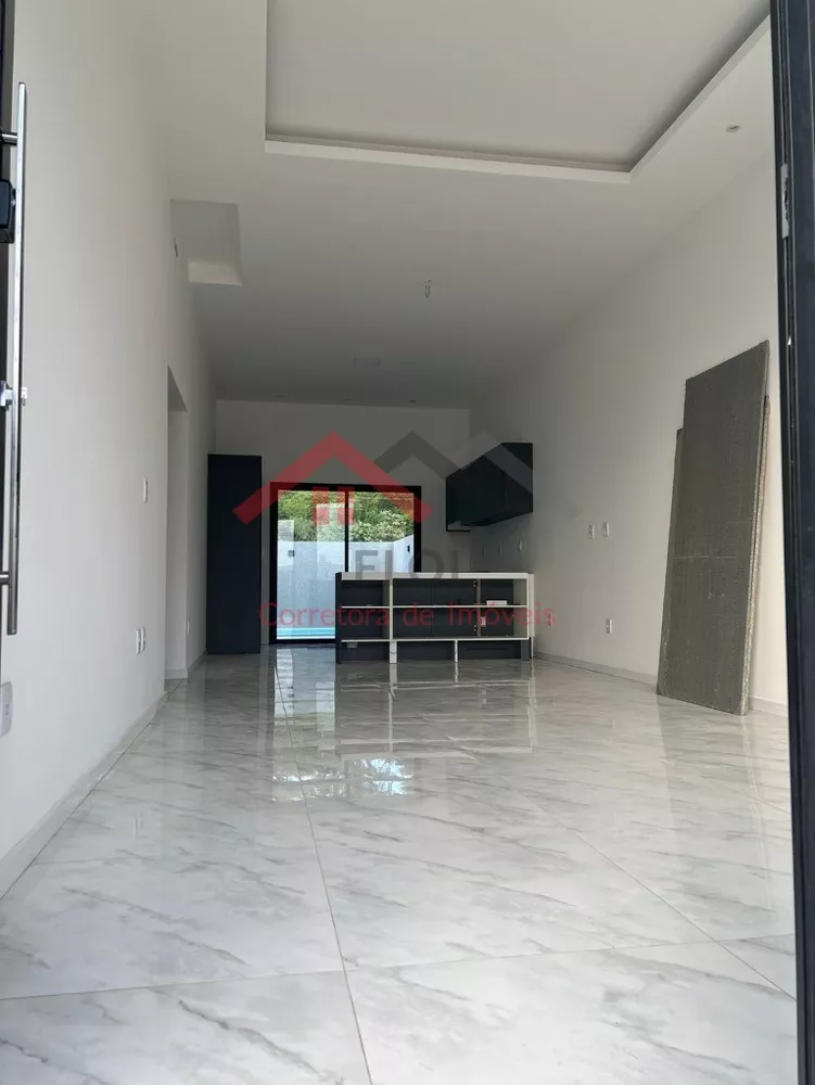 Casa à venda com 2 quartos, 90m² - Foto 3