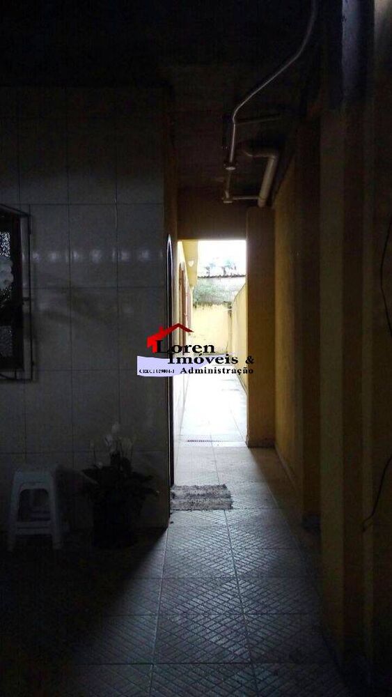 Sobrado à venda com 2 quartos, 180m² - Foto 4