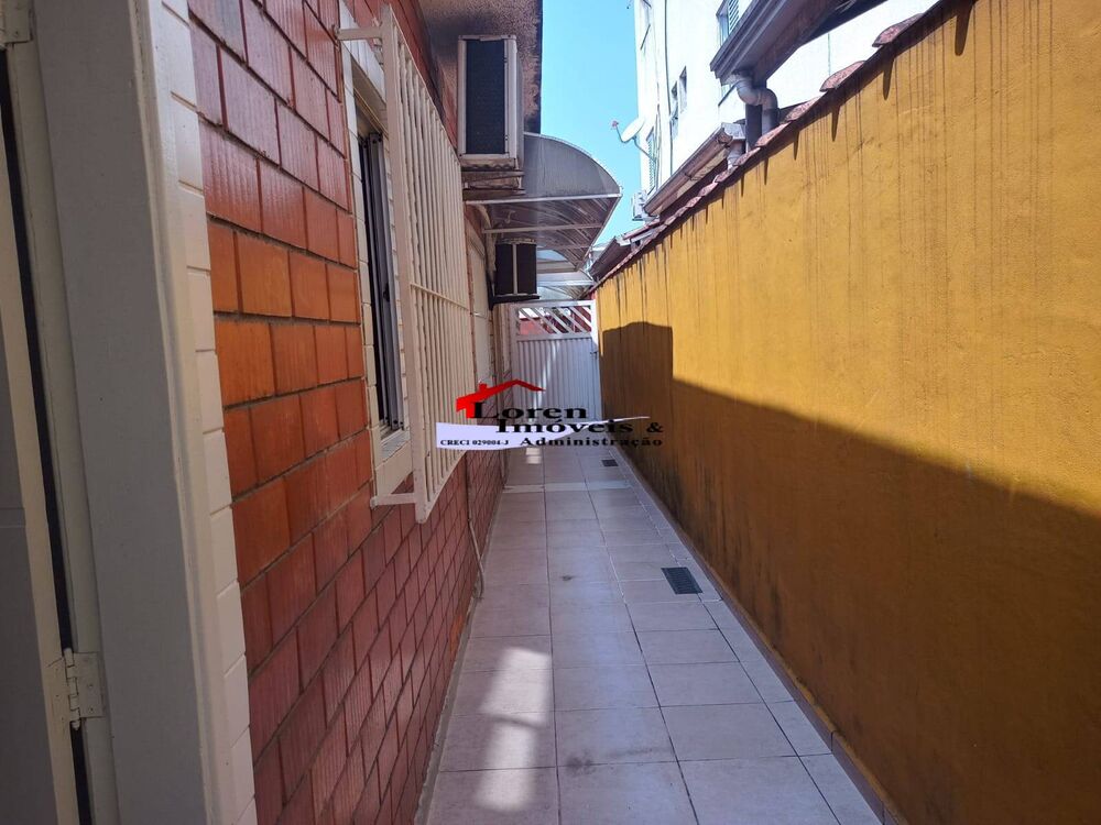 Casa à venda com 2 quartos, 60m² - Foto 10