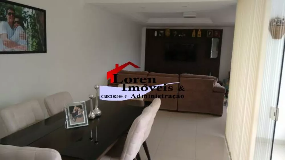 Sobrado à venda com 3 quartos, 230m² - Foto 1