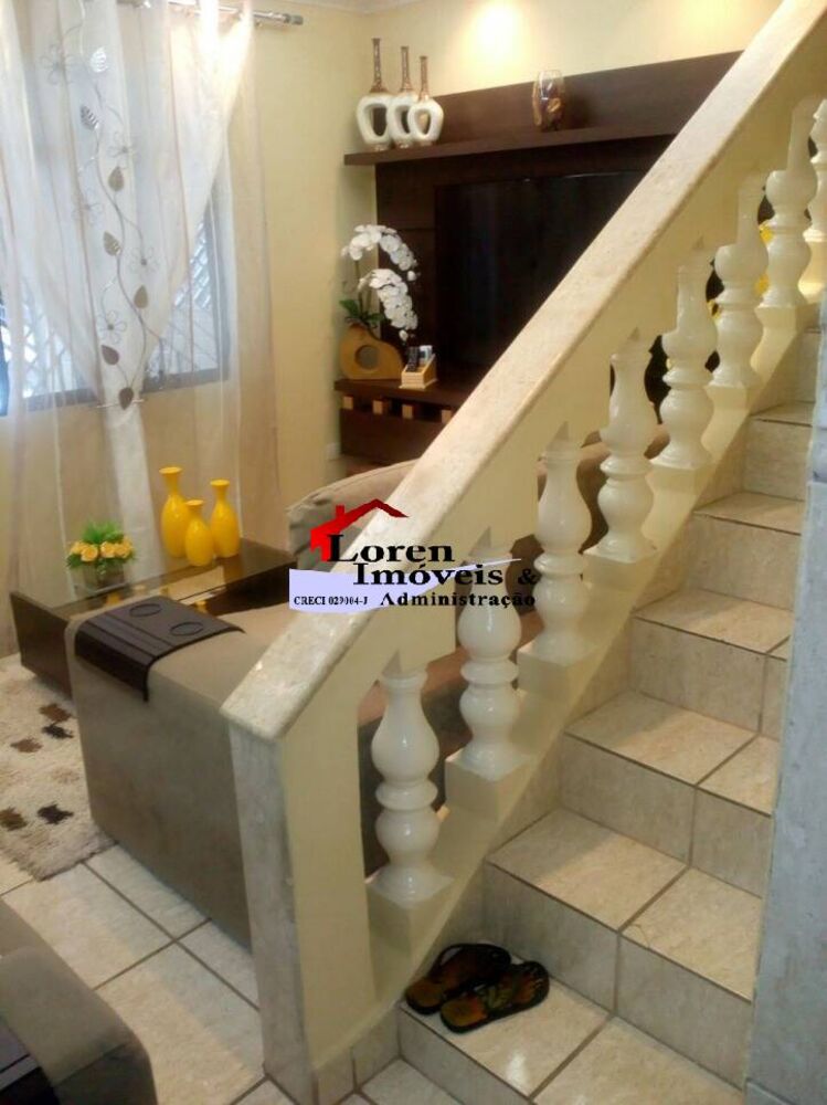 Sobrado à venda com 3 quartos, 120m² - Foto 1