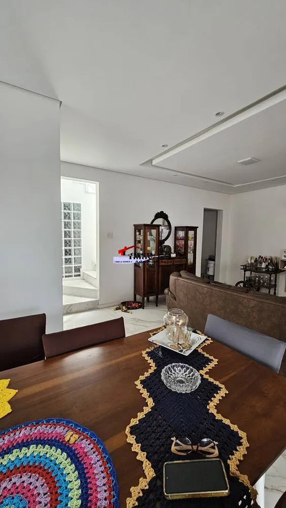 Casa, 4 quartos, 240 m² - Foto 1