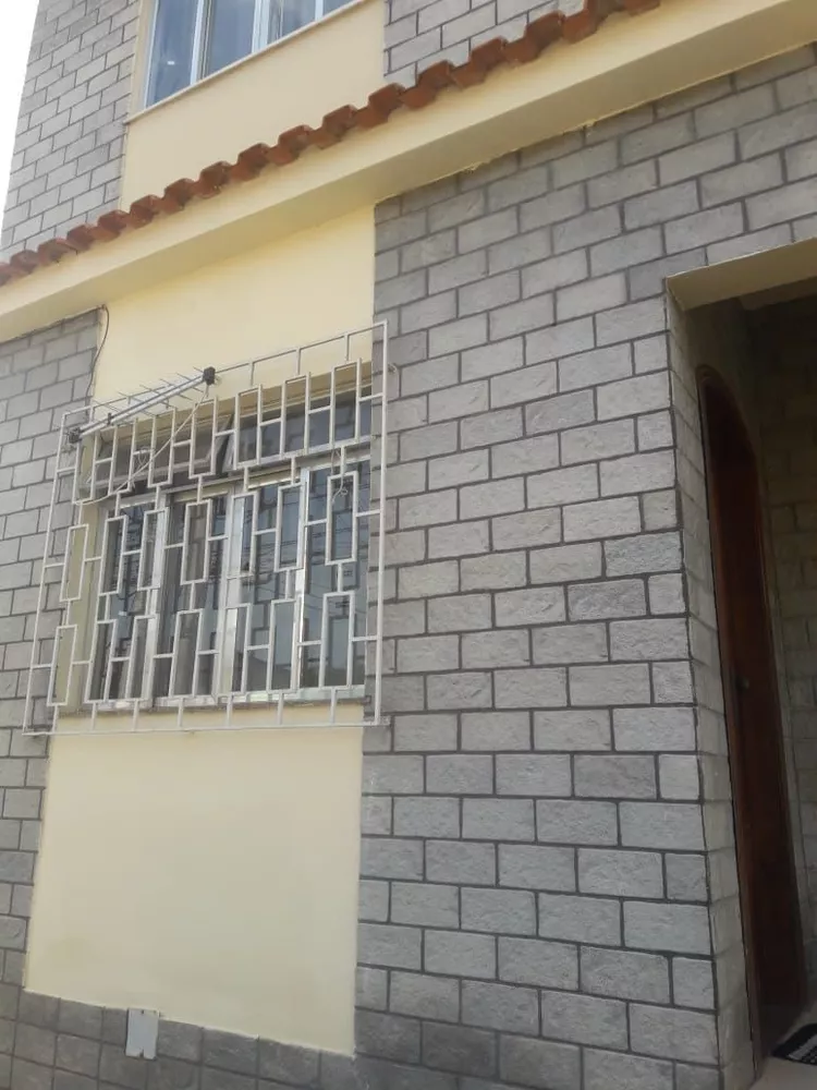 Casa à venda com 4 quartos, 120m² - Foto 1