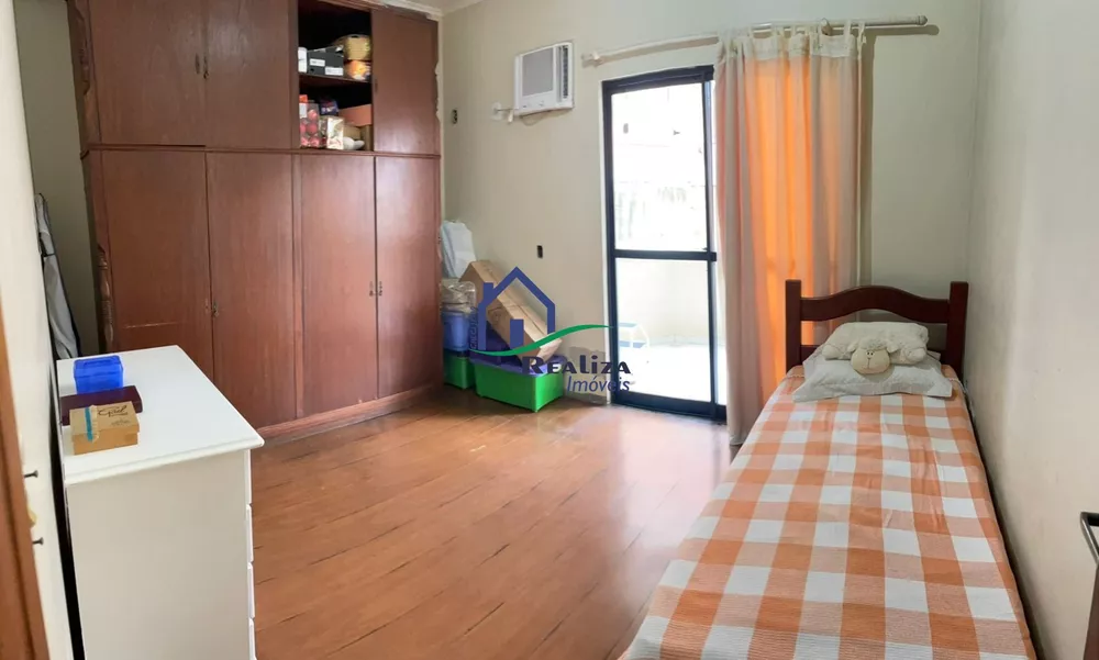 Casa à venda com 3 quartos, 300m² - Foto 8