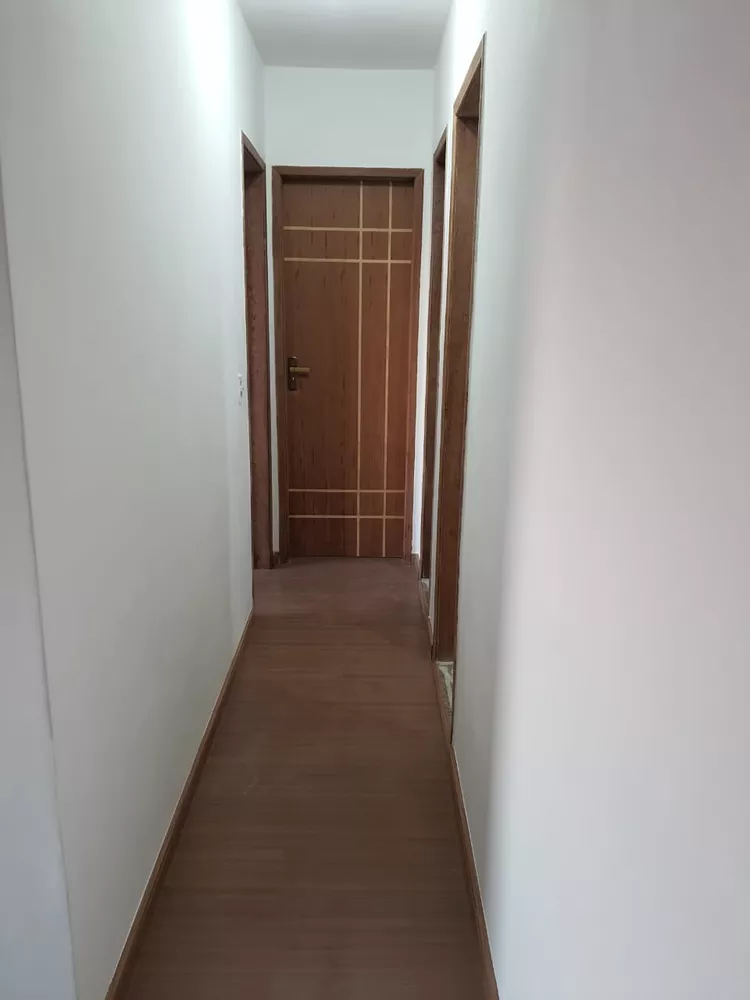 Apartamento à venda com 3 quartos, 80m² - Foto 2