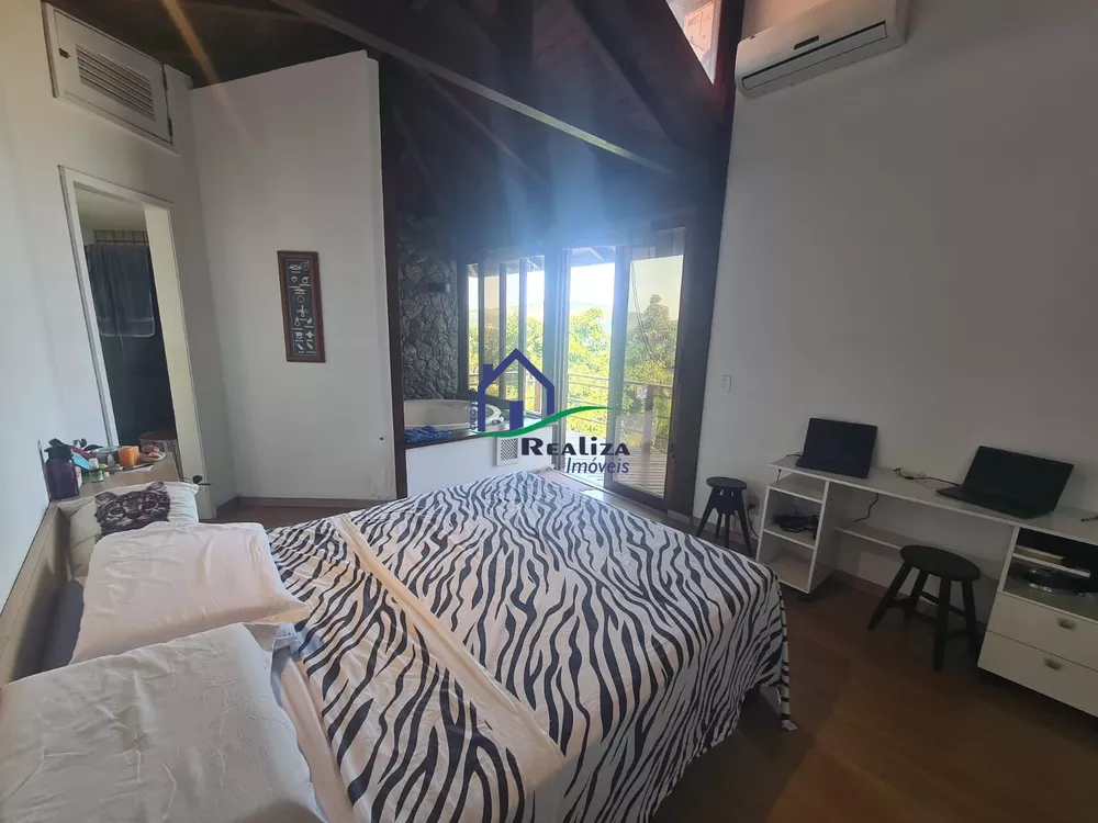 Casa à venda com 3 quartos, 250m² - Foto 3