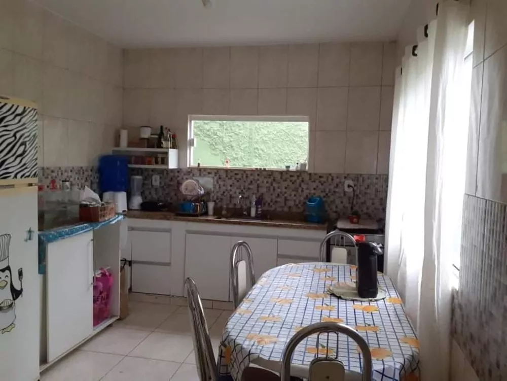 Casa à venda com 4 quartos, 140m² - Foto 2