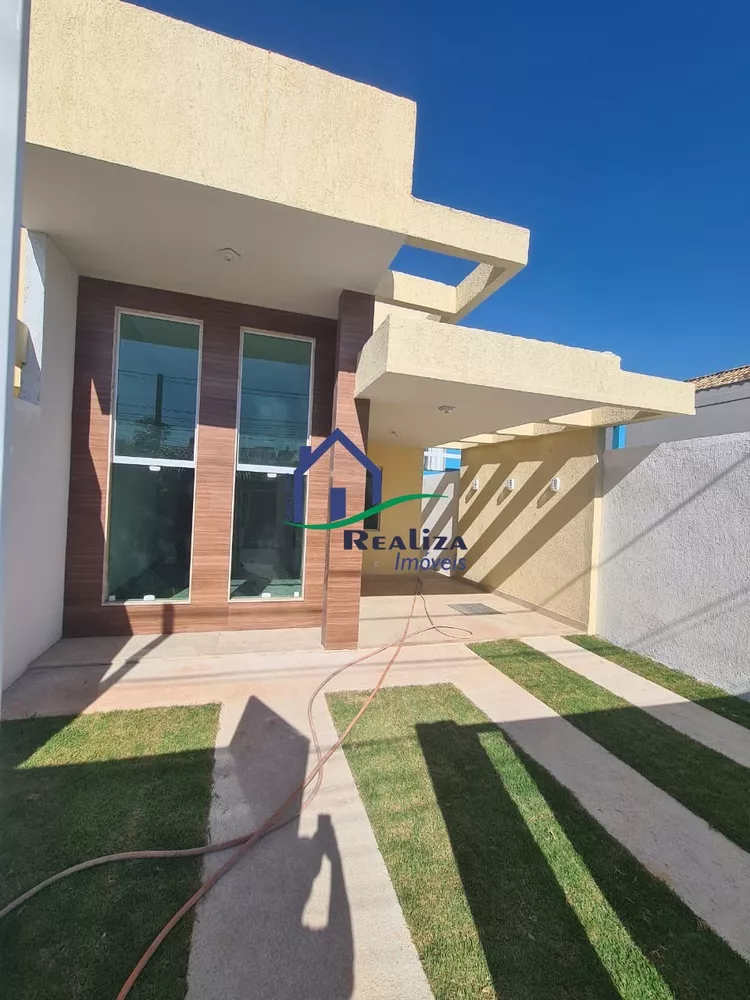 Casa à venda com 3 quartos, 96m² - Foto 1