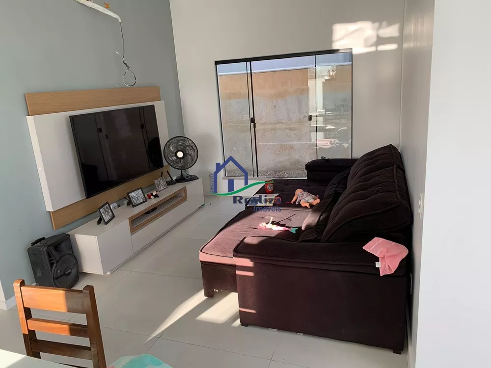 Casa à venda com 4 quartos, 190m² - Foto 1