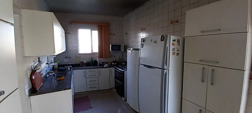 Casa, 5 quartos, 245 m² - Foto 2