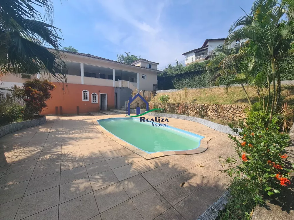 Casa à venda com 5 quartos, 620m² - Foto 1